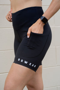 Women's mid length Bike Shorts with pockets - black